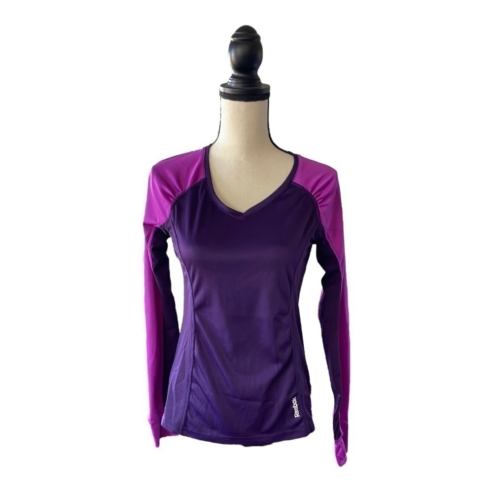 ❤️REEBOK❤️LONG sleeve athletic top size (small)